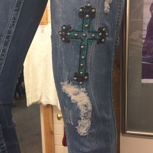 Cowgirl Tuff Victory Capris, NWT - Picture 3 of 4